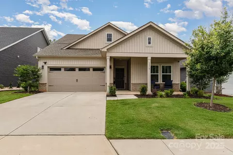 9274 Dunwich Dr, Gastonia, NC 28056
