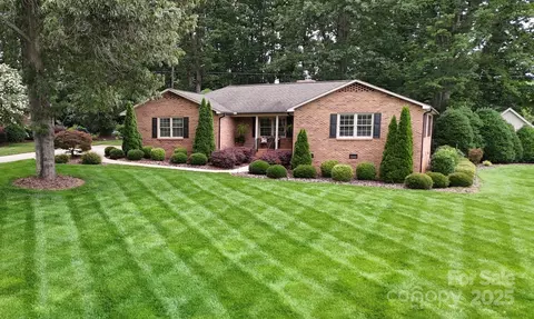 1695 Arden Dr, Lincolnton, NC 28092