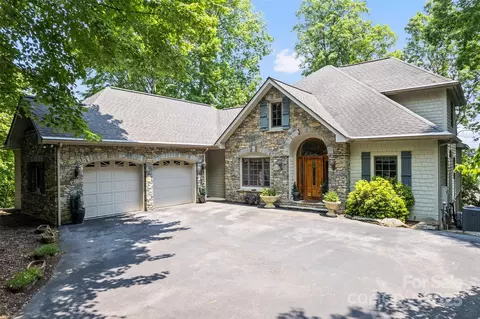 102 Coyote Rdg, Maggie Valley, NC 28751