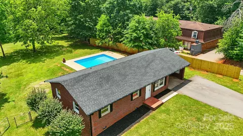 1837 6th Nw Ave NW, Hickory, NC 28601
