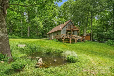 24 Cataloochee Ln, Waynesville, NC 28785