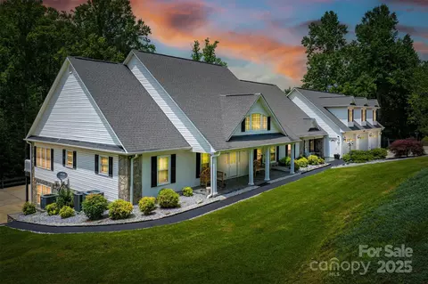 200 Little Acres Dr, Marion, NC 28752