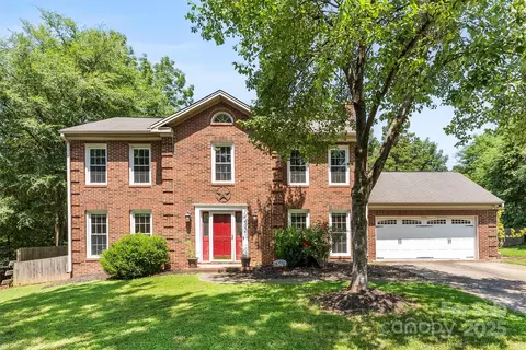 14402 Raynham Dr, Charlotte, NC 28262