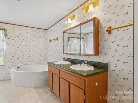 4591 Scott Rd, Morganton, NC 28655 photo 16