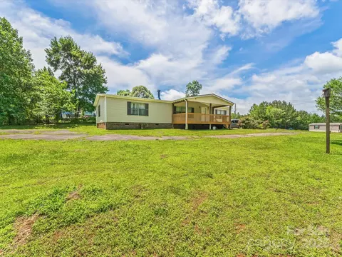 4591 Scott Rd, Morganton, NC 28655