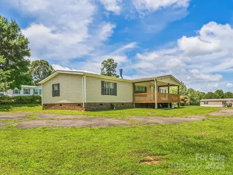 4591 Scott Rd, Morganton, NC 28655 photo 2
