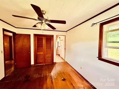 Bedroom - 135 Smathers St, Clyde, NC 28721 photo 2 of 4