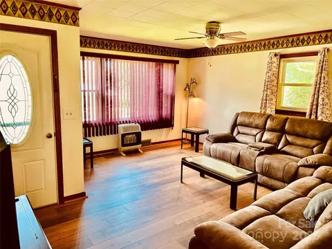 Living - 135 Smathers St, Clyde, NC 28721 photo 1 of 3
