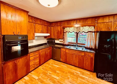 Kitchen - 135 Smathers St, Clyde, NC 28721 photo 1 of 2