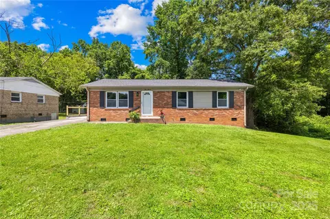 911 Briarwood Dr, Dallas, NC 28034