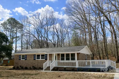 2201 Airdale Rd, Lancaster, SC 29720