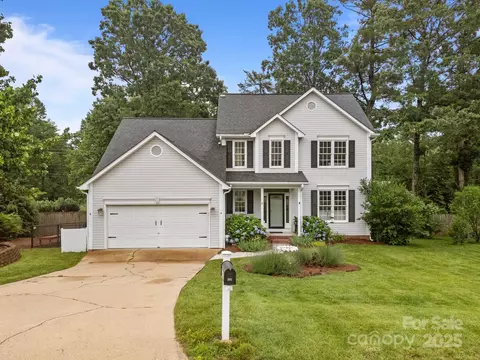 201 Windsor Forest Cir, Fletcher, NC 28732