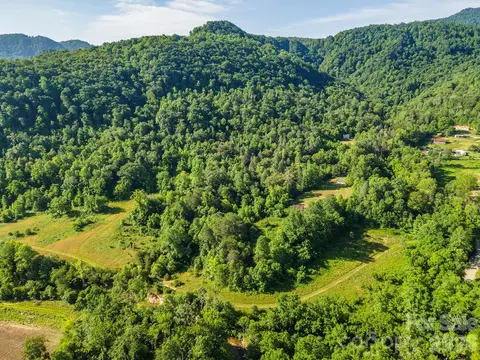 187 Hodges Creek Rd, Old Fort, NC 28762