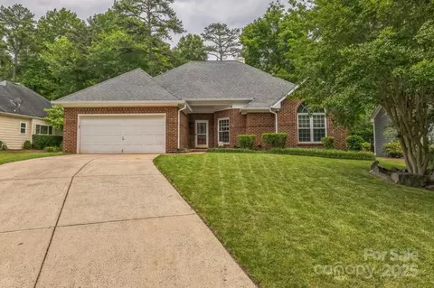 9137 Brightleaf Pl, Charlotte, NC 28269