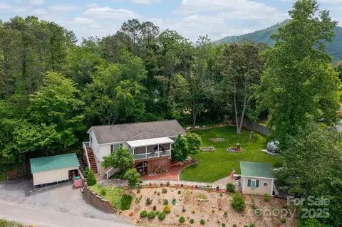 55 Upper Moffitt Rd, Asheville, NC 28805