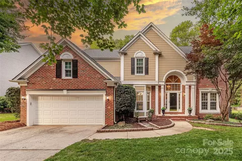 5707 Fairvista Dr, Charlotte, NC 28269