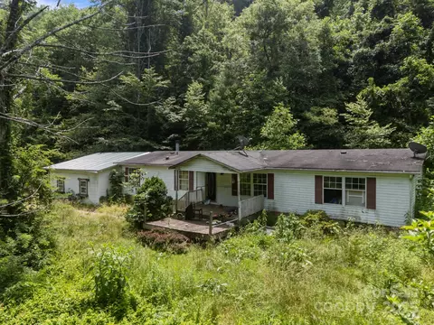 99 Bridges Cove Rd, Leicester, NC 28748