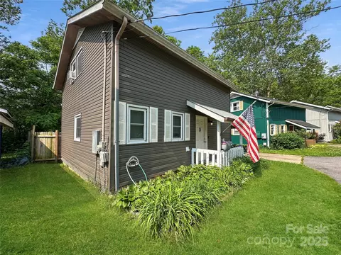 46 Westbrook Cir, Clyde, NC 28721