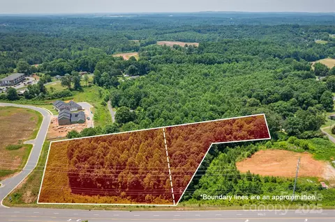 731 Catawba Valley Boulevard Southeast #7-31, Hickory, NC 28601