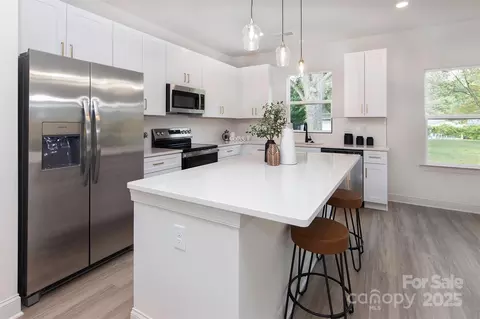 Kitchen - 118 Durham Rd, Stanley, NC 28164 photo 2 of 4