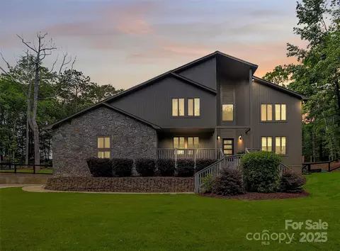 9423 Man O War Rd, Fort Mill, SC 29707