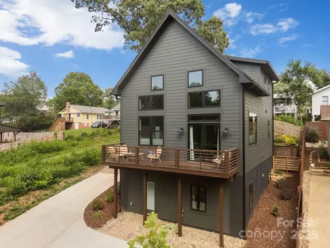 104 Deaver St, Asheville, NC 28806
