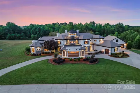 355 Pelham Ln, Mooresville, NC 28115