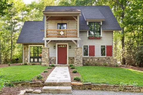 103 Blue Sky Ln, Hendersonville, NC 28792