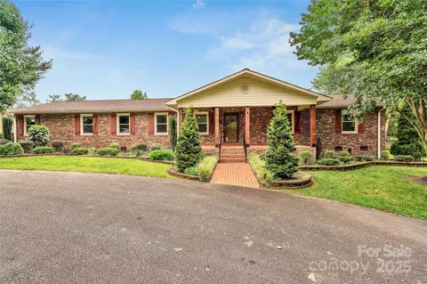 268 Margate Cir, Chesnee, SC 29323