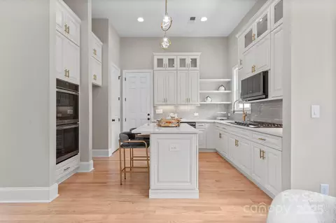 4015 Randolph Rd, Charlotte, NC 28211