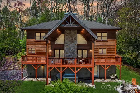40 Ollis Ridge Ln, Elk Park, NC 28622