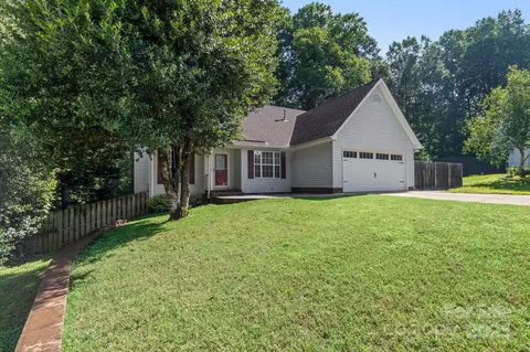 131 Canopy Ct, Mooresville, NC 28115