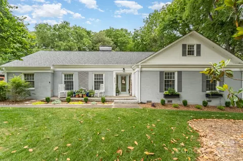 827 Ashwyn Dr, Charlotte, NC 28211