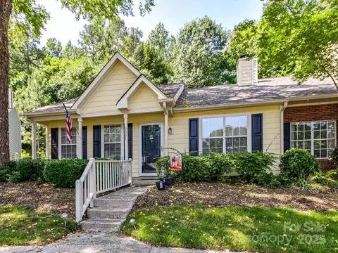 9337 Four Mile Creek 101 Rd #101, Charlotte, NC 28277