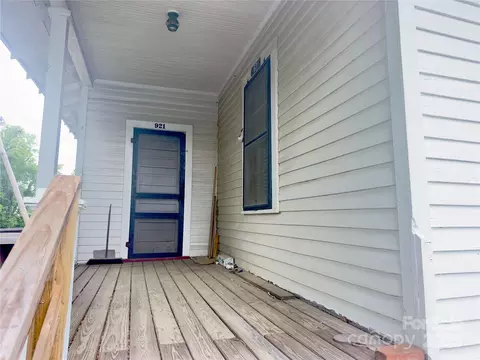 67 Circle Em E St E, Marion, NC 28752