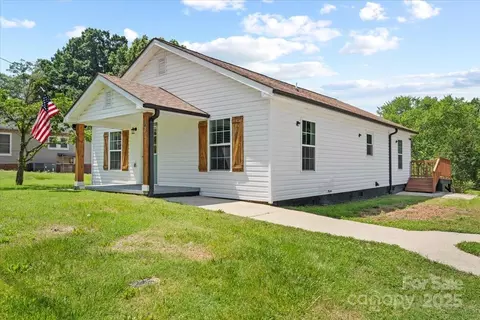 Exterior - 321 E Taylor St, Landis, NC 28088 photo 3 of 8