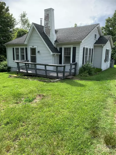 702 Broadway Nw St NW # -C, Lenoir, NC 28645