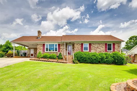 3903 Graywood Dr, Gastonia, NC 28052
