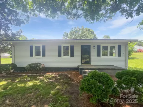 908 Mccollough St, Statesville, NC 28677