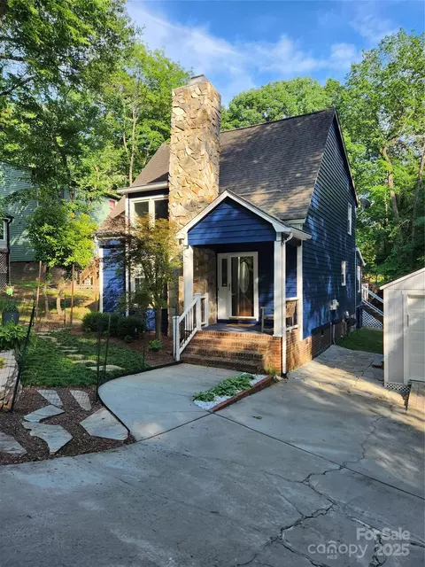 27092 Village Dr, Tega Cay, SC 29708