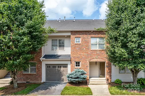 234 Wash Creek B Dr #B, Hendersonville, NC 28739