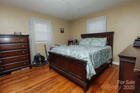 98 Long St, Marion, NC 28752 photo 8