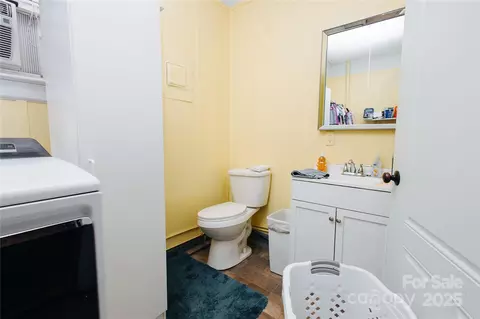 98 Long St, Marion, NC 28752 photo 6