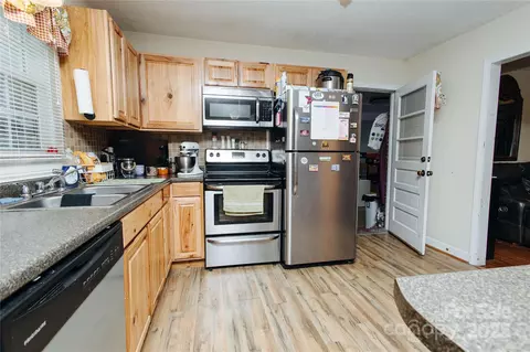 98 Long St, Marion, NC 28752 photo 22