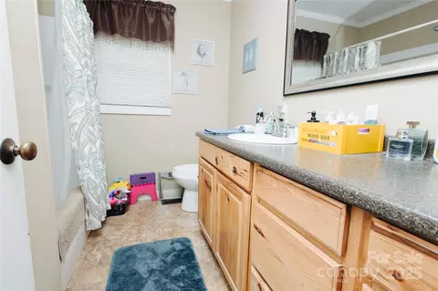 98 Long St, Marion, NC 28752 photo 12