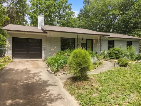 20 Summit Dr, Arden, NC 28704