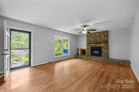 Living - 20 Summit Dr, Arden, NC 28704 photo 4 of 6