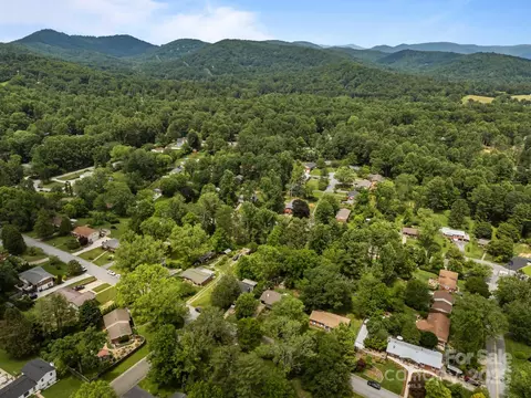 View/Area - 20 Summit Dr, Arden, NC 28704 photo 3 of 5