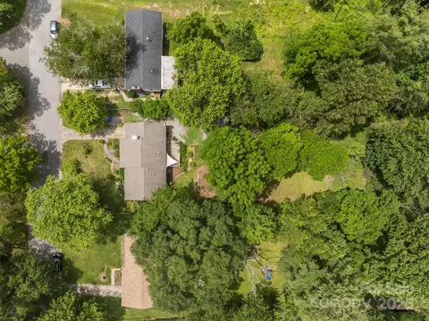 View/Area - 20 Summit Dr, Arden, NC 28704 photo 2 of 5