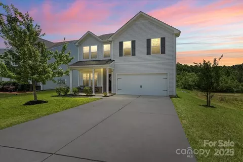 10111 Snowbell Ct, Charlotte, NC 28215